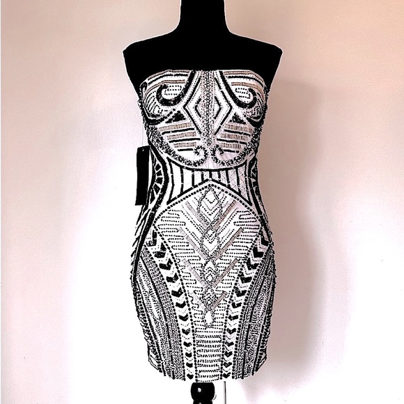 New With Tags Bebe Sequin Beaded strapless Mini XS/S - Picture 1 of 5